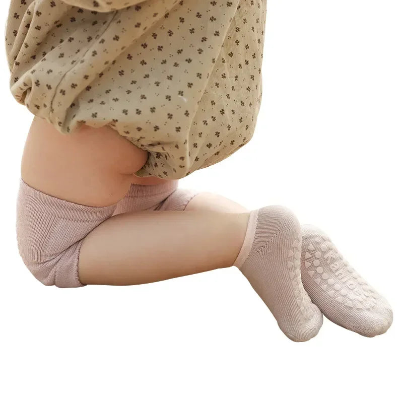 Baby Knee Pads & Anti-Slip Socks Set Crawling Safety for Boys & Girls